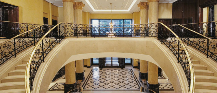 wohnen-mit-klassikern-The-Ritz-Carlton-Hotel-in-Deutschland-Zimmer